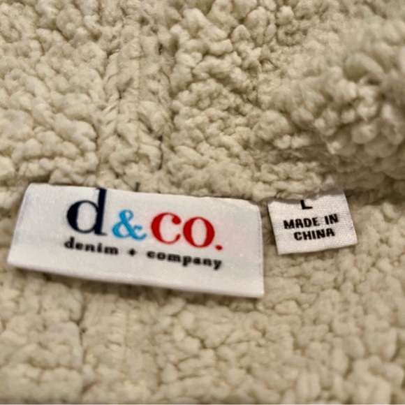 Denim & Co Gray and Cream Vest - Picture 3 of 10